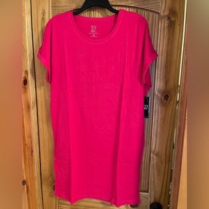 NWT pink T-shirt dress with pockets! Size medium